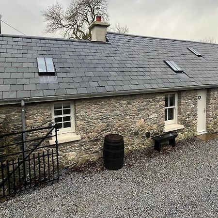 Newly Renovated Stone Cottage Located 2.5 Miles From Killarney Town Teernaboul Buitenkant foto