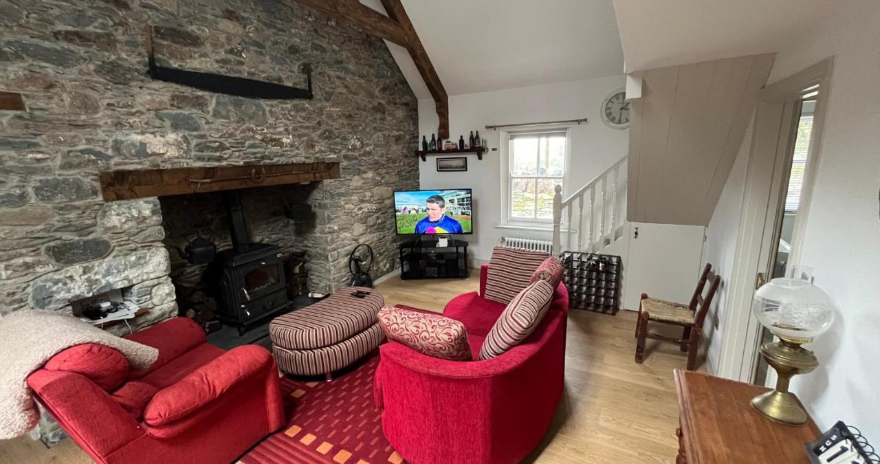 Newly Renovated Stone Cottage Located 2.5 Miles From Killarney Town Teernaboul Buitenkant foto